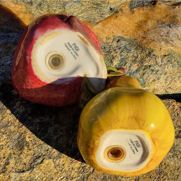 Vintage Fruit Salt and Pepper Shaker - Picture 11 of 12